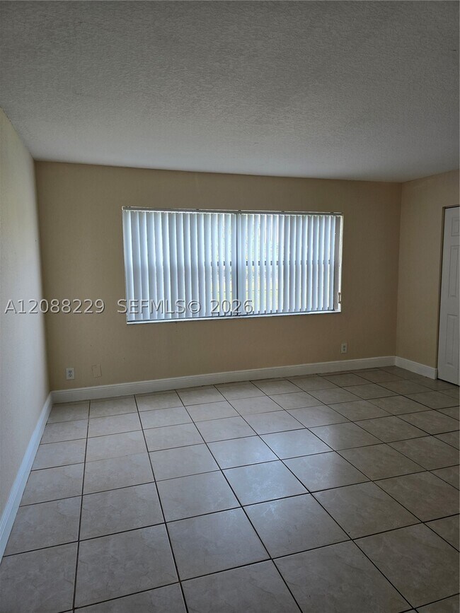 Building Photo - 4181 NW 114th Ave