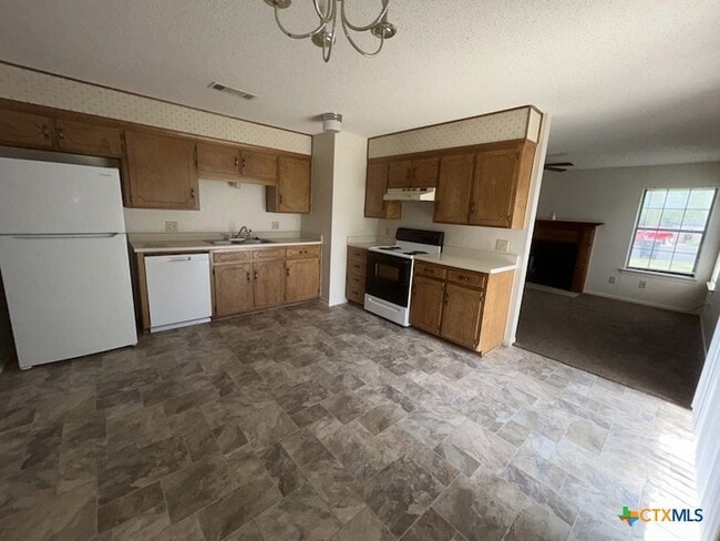 Building Photo - 3502 Plantation Cir