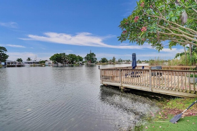 Building Photo - 5434 SW 25th Ave