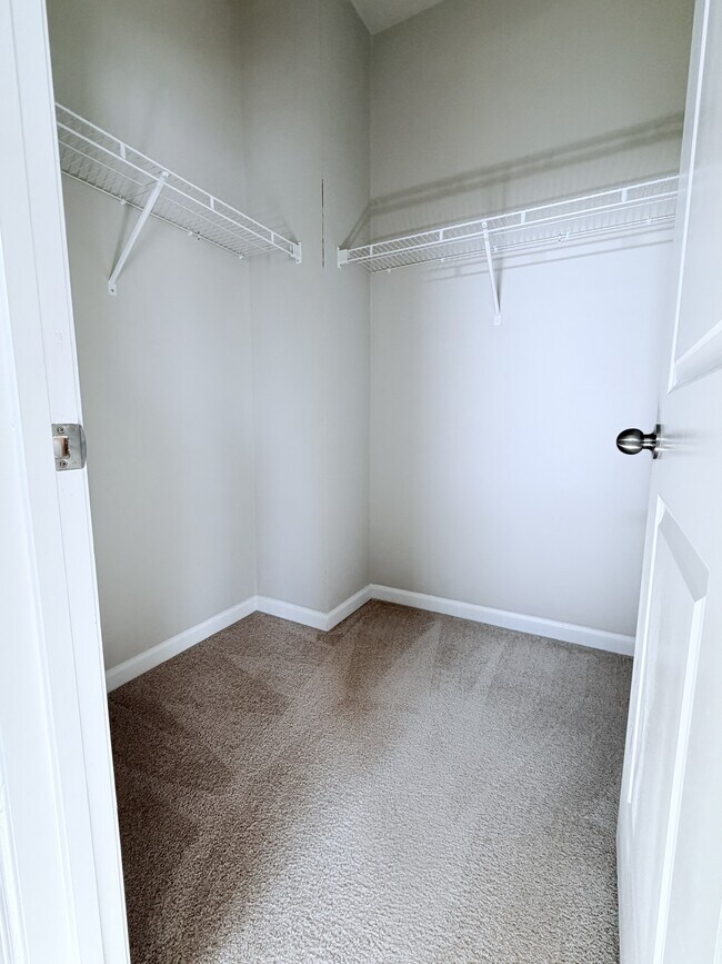 Building Photo - 939 Haybeck Ln