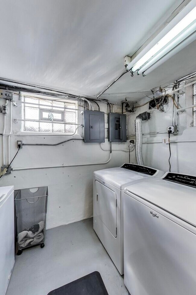 shared laundry in basement - 2717 W Rascher Ave