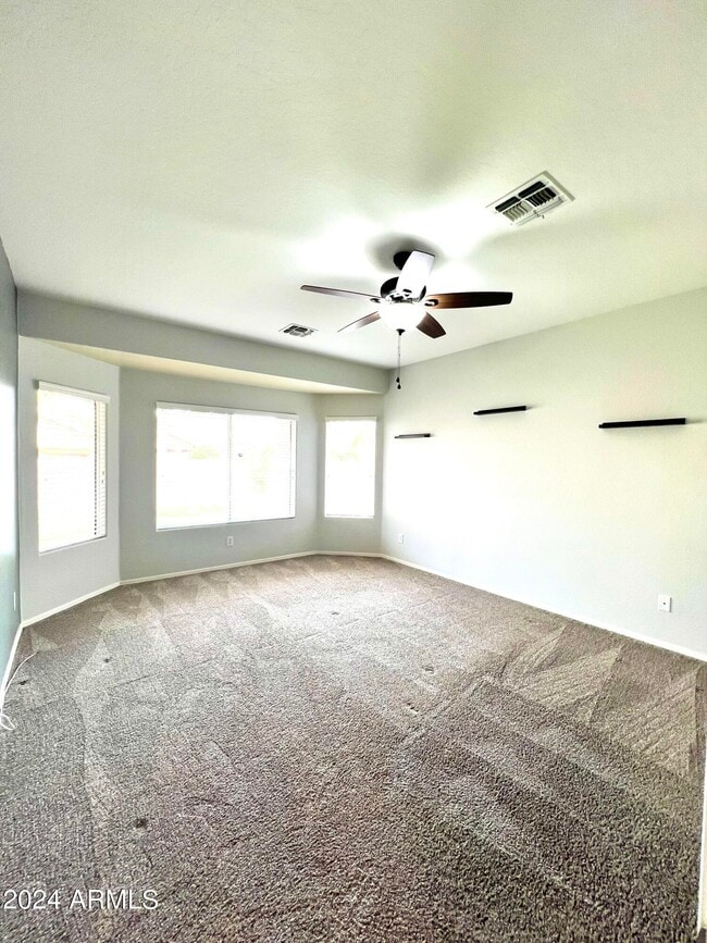 Building Photo - 3464 E Thornton Ave