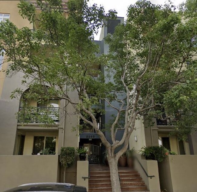 Building Photo - Top Floor 2BD/2BA Condo