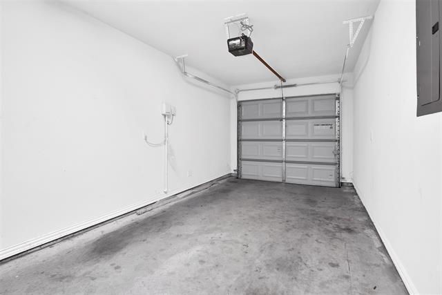 Building Photo - 218 W Lk St