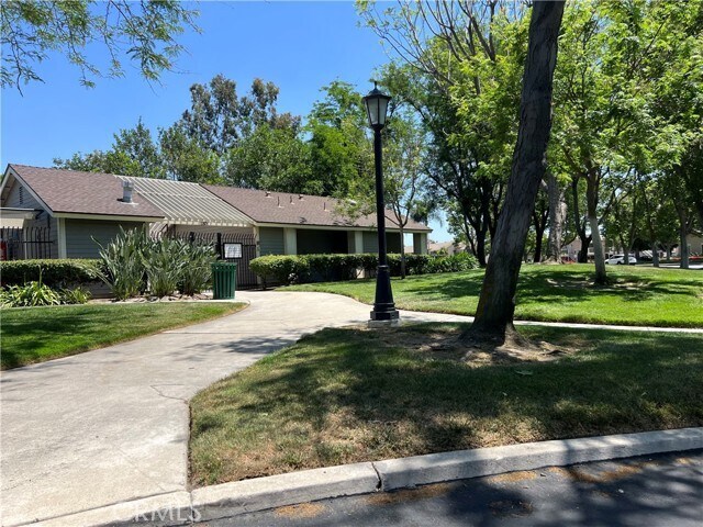 Building Photo - 3663 Country Oaks Loop