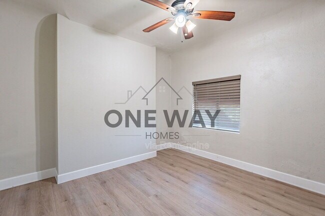 Building Photo - 745 E Pierce St