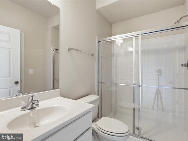 Building Photo - 124 SWANSONG Pl