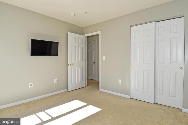 Building Photo - 2401 Rainswood Ln