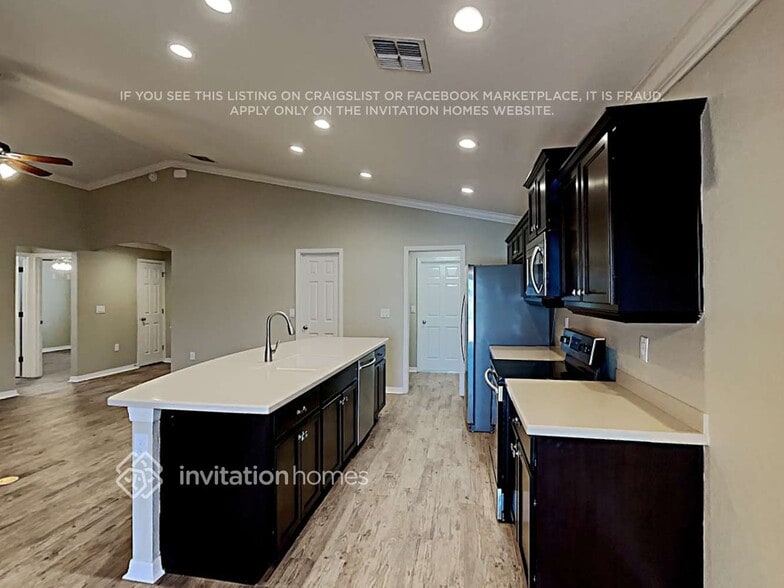 Building Photo - 8028 Diamond Creek Ln