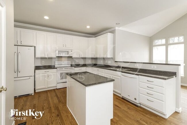 Building Photo - 4221 Silver Streak Dr