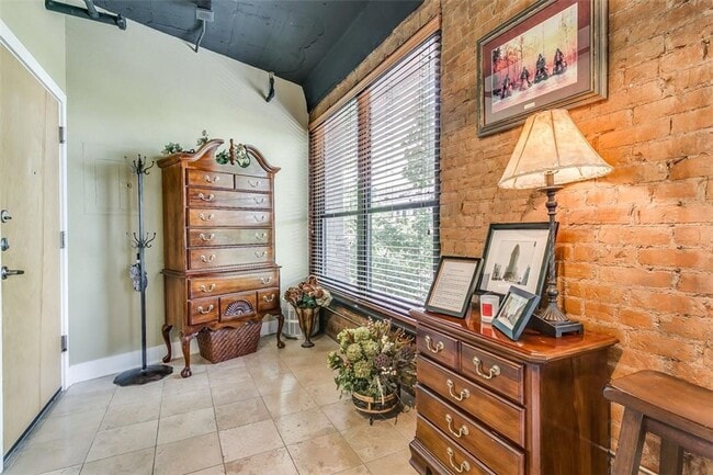 Building Photo - Beautiful 1 Bed- 1 Bath in Houston Place L...