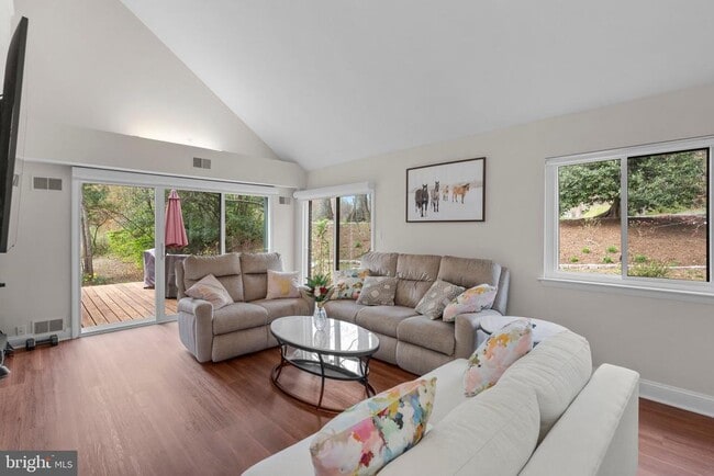 Building Photo - 11310 Harborside Cluster