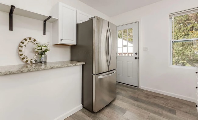 Building Photo - 270 Westview Ave