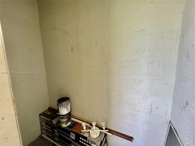 Building Photo - 6292 La Costa Dr