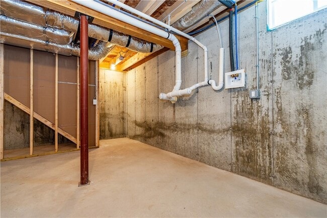 Building Photo - 83 Cadora Ave