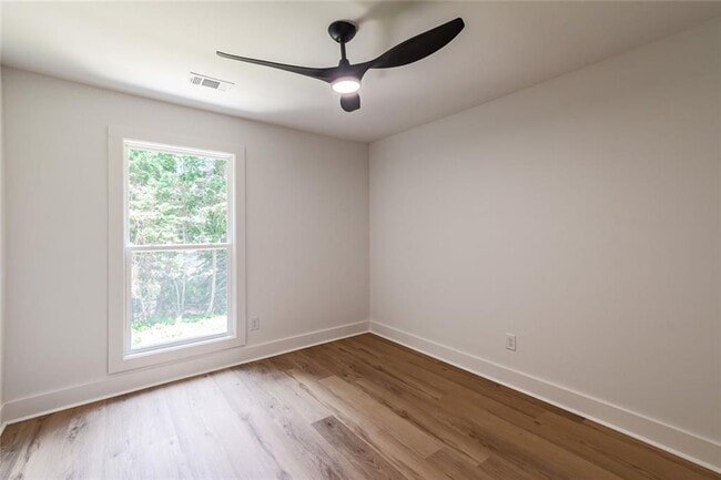 Building Photo - 2601 Garland Way