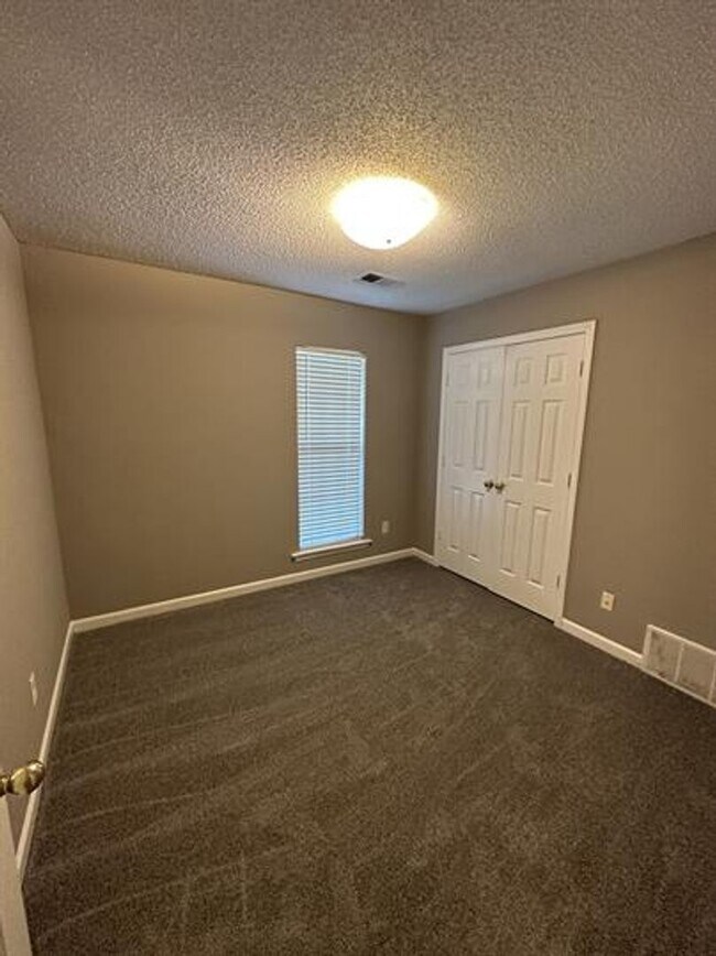 Building Photo - Cozy Yet Spacious – 3-Bedroom Cordova Home...