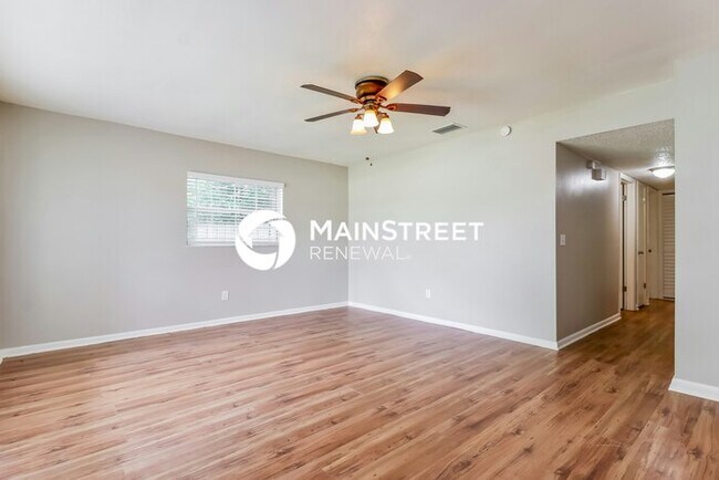 Building Photo - 4 Bedroom Pet-Friendly Home in Tampa, FL w...