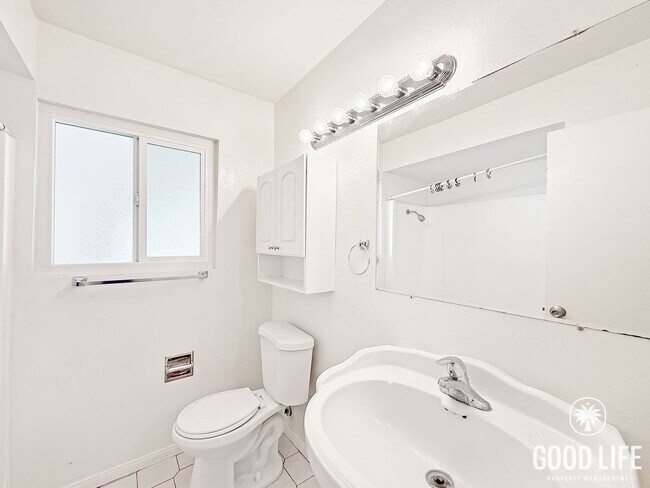 Building Photo - Beautiful 4B/2BA Home in Riverside for Rent!