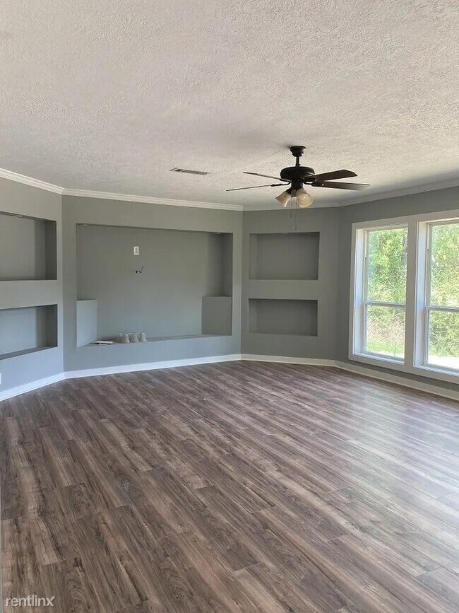 Building Photo - 731 Inwood Dr