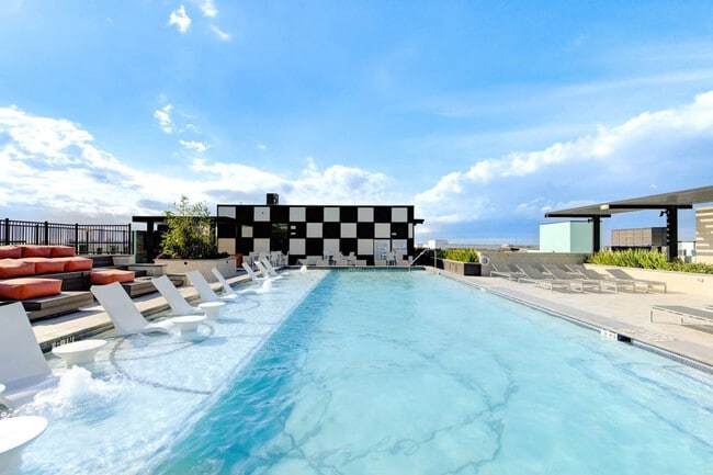 Building Photo - 1111 Shepherd Dr