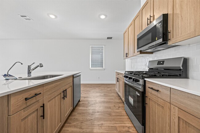 Building Photo - 3511 Goldfinch Wds Dr