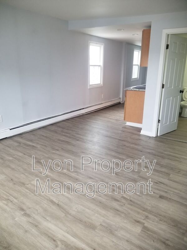 Building Photo - 12 Clark Ct