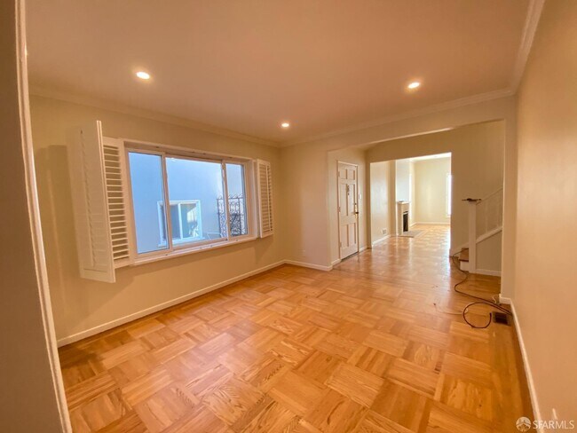 Building Photo - 60 Westdale Ave