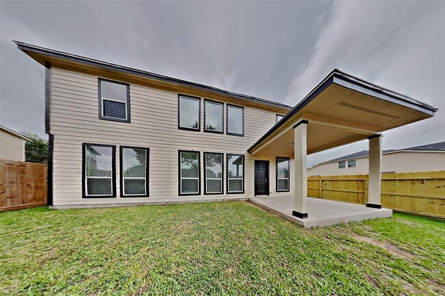 Building Photo - 2727 Lakecrest Way Dr