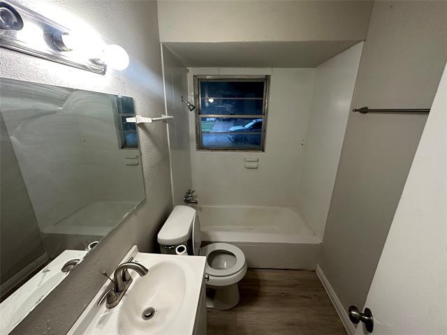 Building Photo - 2908 Binyon St