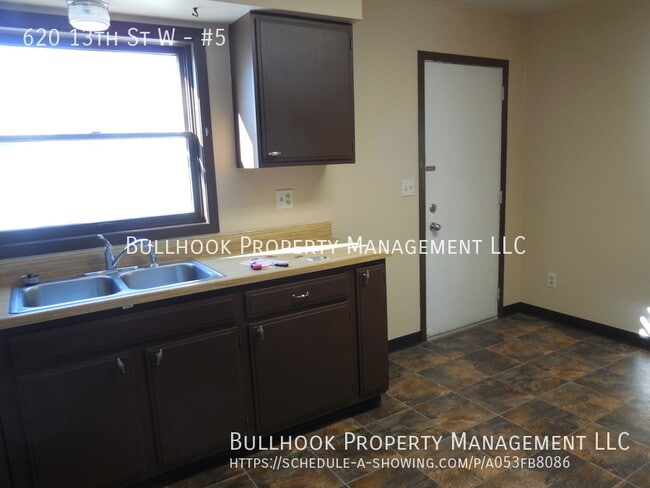 Building Photo - 620 13th St W
