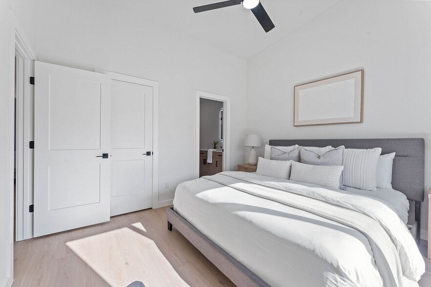 Building Photo - 1464 Hendon St