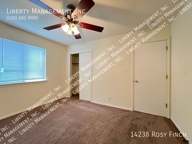 Building Photo - Roomy 4 bed, 2.5 bath on a cul-de-sac!