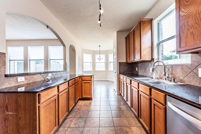 Building Photo - 913 Boxelder Pointe