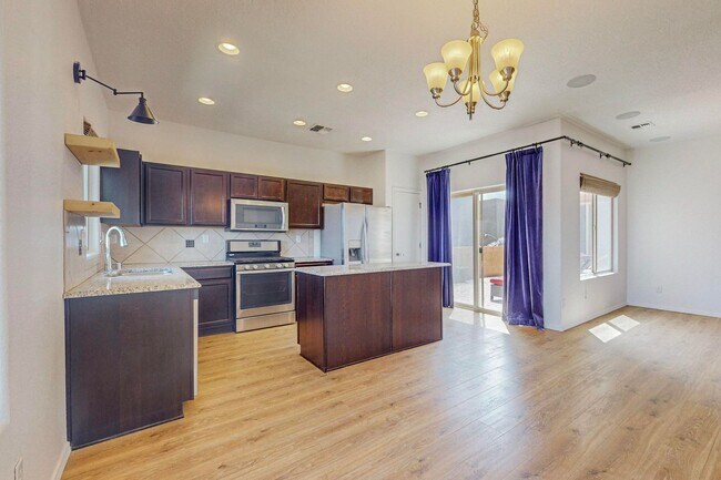 Building Photo - 3 bedroom, 2 1/2 Bath Pulte Ocotillo Model Home