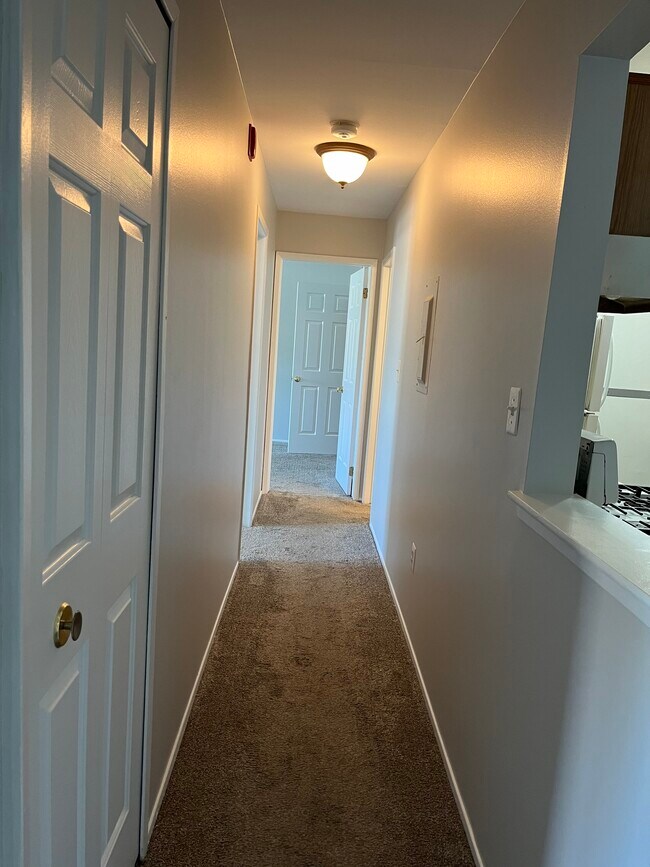 Building Photo - 44457 Savery Dr