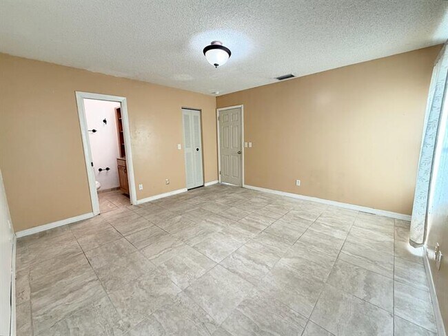 Building Photo - 8350 NW 46th St