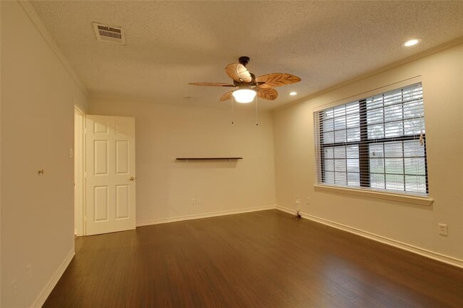 Building Photo - 6526 Foxfern Cir