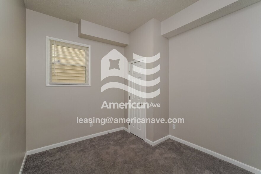 Building Photo - 1729 W Ormsby Ave