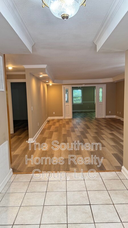 Building Photo - 2520 Sullins Rd