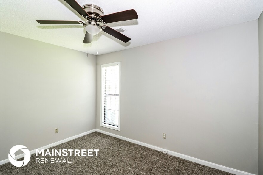 Building Photo - 4475 Window Dr