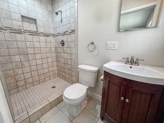 Building Photo - Charming Ranch in Highly Sought-After Grea...