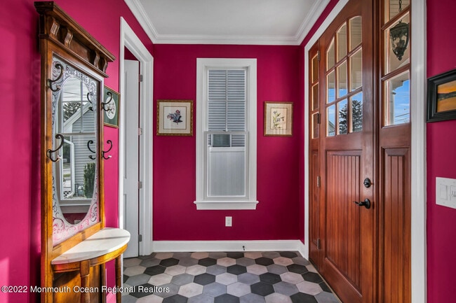 Building Photo - 812 Claridge Dr