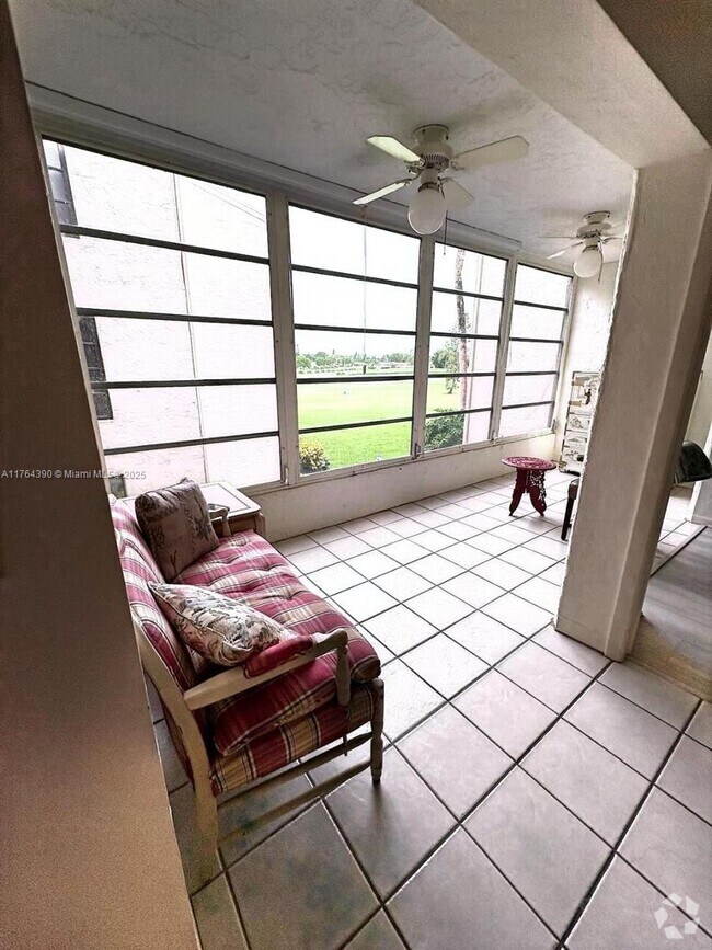 Building Photo - 3655 Boca Ciega Dr