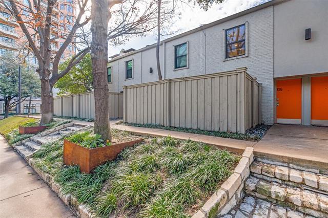 Building Photo - 2727 Hood St