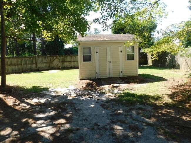 Building Photo - Beautiful 2 story home located on a cul-de-sac