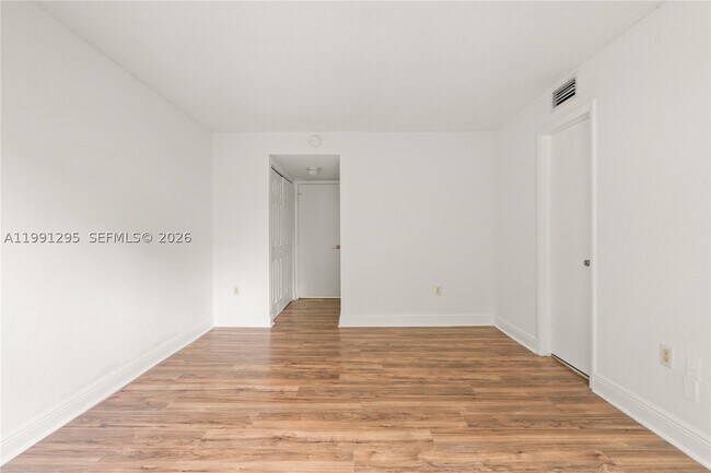 Building Photo - 4205 N University Dr