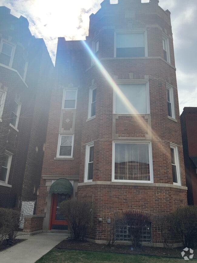 Building Photo - 1519 E 71st Pl