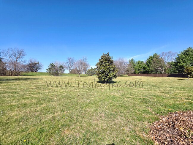 Building Photo - 14112 Windsor St