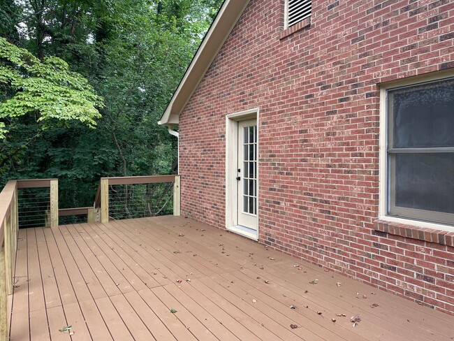 Building Photo - 7942 Lake Vista Dr